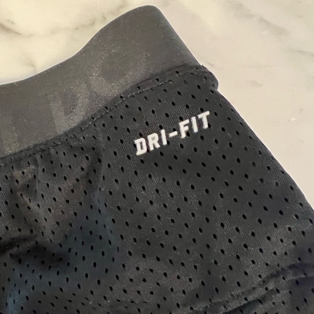 WOMENS NIKE BLACK DRI FIT SHORTS